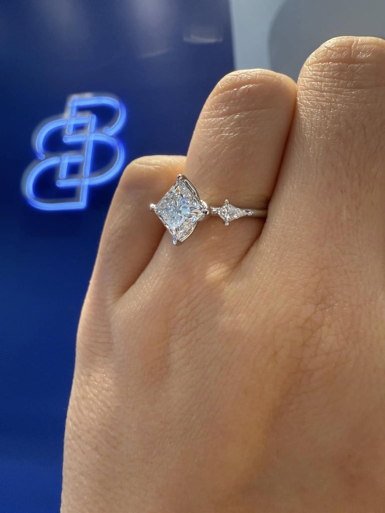 Glacier Aura Regal Tulip Ring