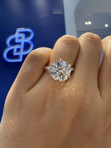 Luminsky Crownalia Round Lab-Grown Diamond Ring
