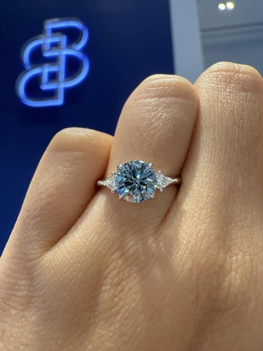 Glacier Aura Regal Tulip Lab-Created Vivid Bluish-Green Diamond Ring